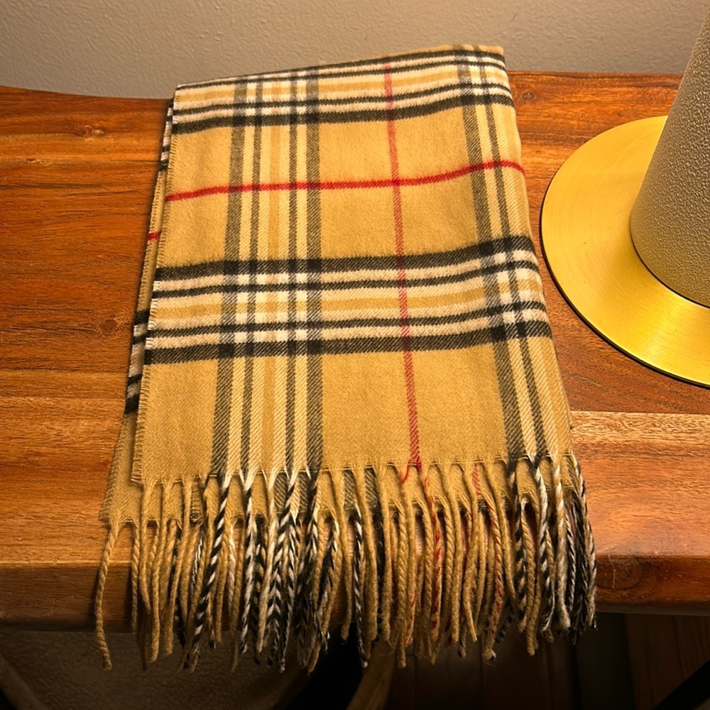 Brown checkered scarf 🧣